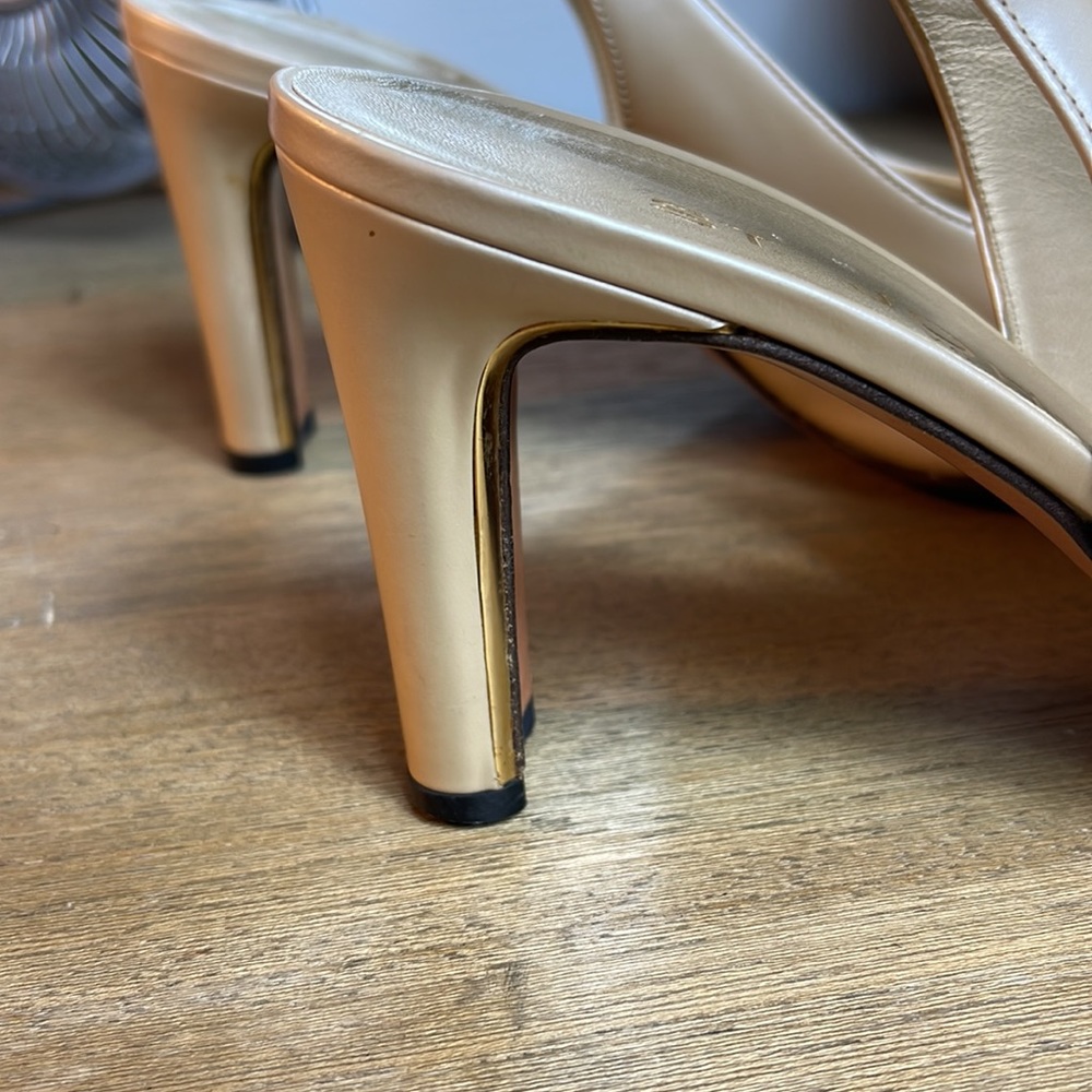 ST. JOHN SLINGBACK HEELS - Picture 7 of 10